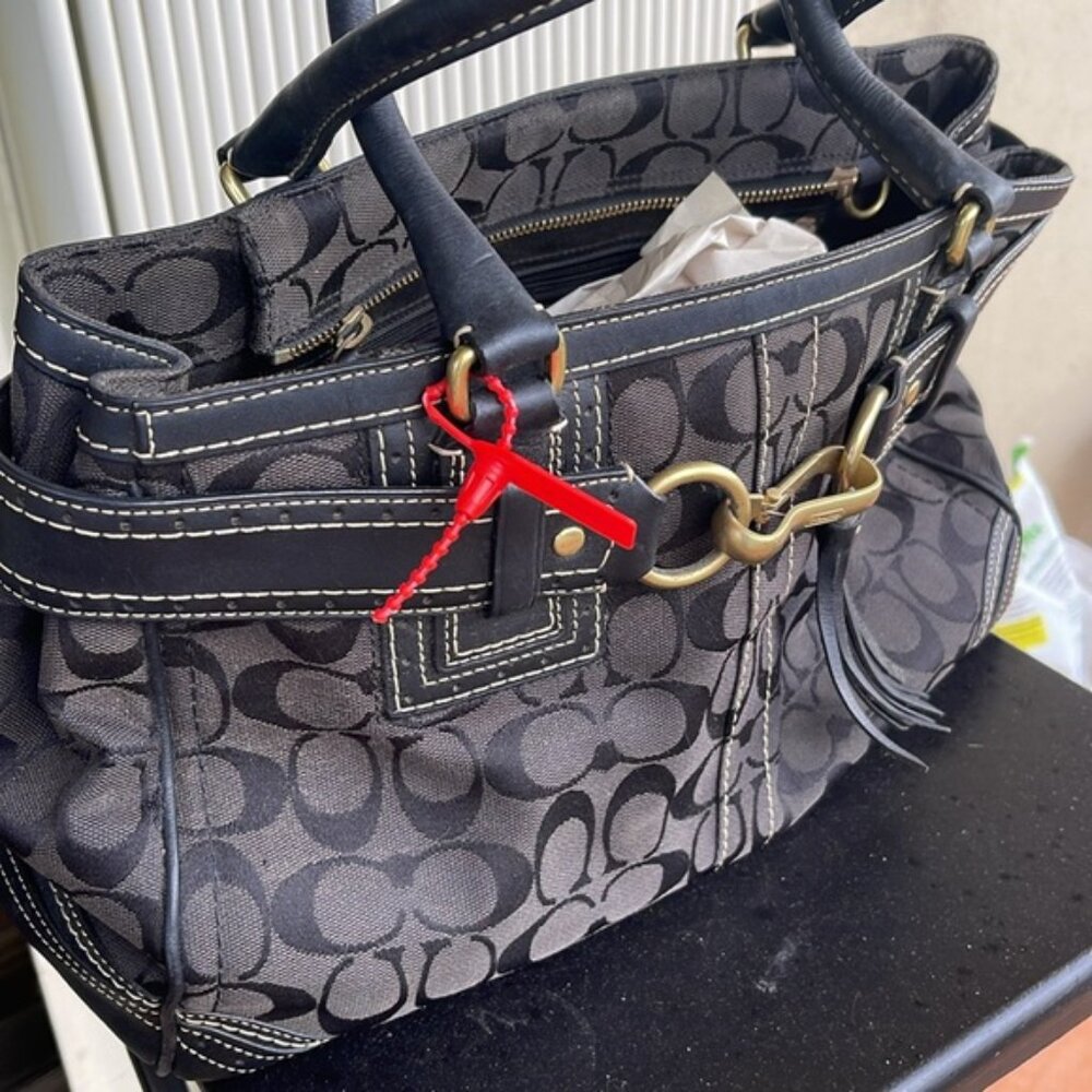 Coach CC HAMPTON Black Vintage Satchel with Brass & Belt Detail 2006 - Picture 7 of 8